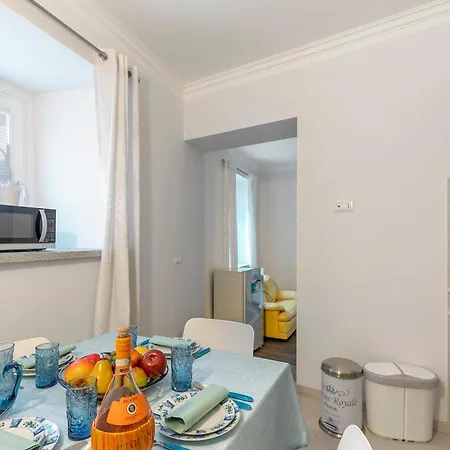 Little Mermaid Of Stresa: Pet Friendly, Walk To Center - Happy Rentals Apartman Stresa