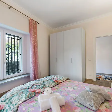 Little Mermaid Of Stresa - Happy Rentals