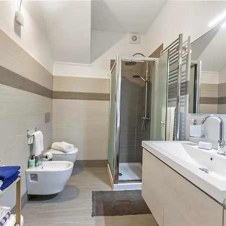 Apartment Little Mermaid Of Stresa - Happy Rentals