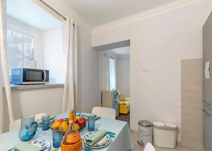 Little Mermaid Of Stresa Pet Friendly- Happy Rentals Apartment Stresa