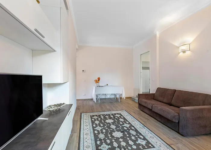 Apartment Little Mermaid Of Stresa Pet Friendly- Happy Rentals
