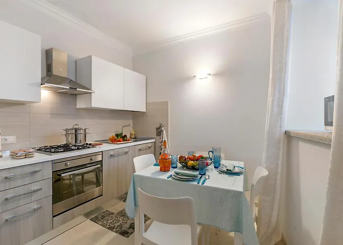 Apartment Little Mermaid Of Stresa Pet Friendly- Happy Rentals